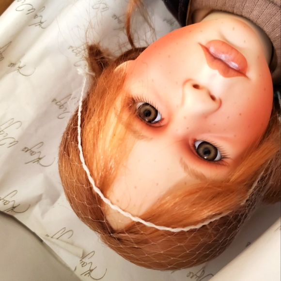 KAYE WIGGS 24 PORCELAIN DOLL - Picture 15 of 16